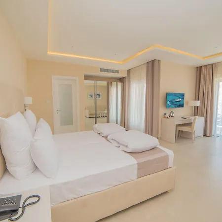 Maritim Antonine & Hotel 4*