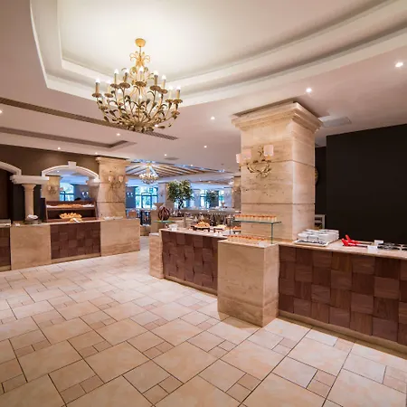 Maritim Antonine & Hotel 4*