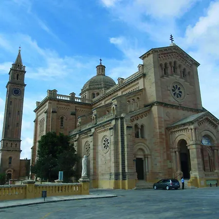 Maritim Antonine & מליאהה