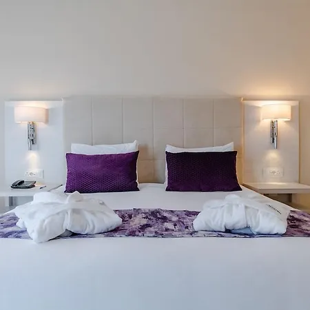 Maritim Antonine & מלון מליאהה