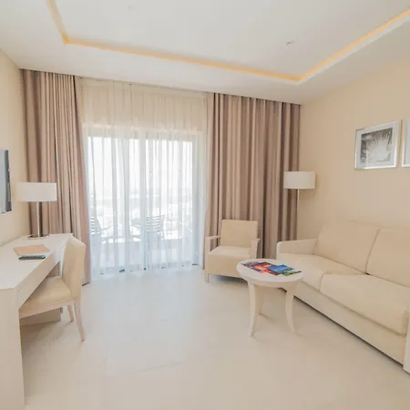 Maritim Antonine & מליאהה