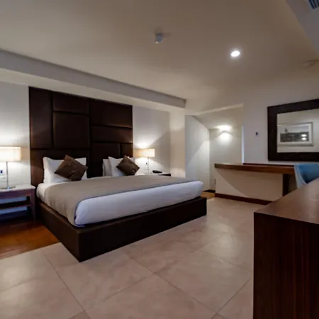 Maritim Antonine & Hotel 4*