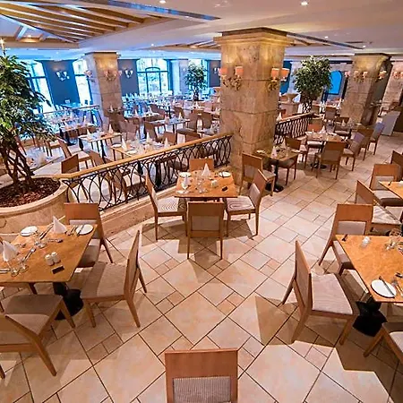 Maritim Antonine & Hotel 4*